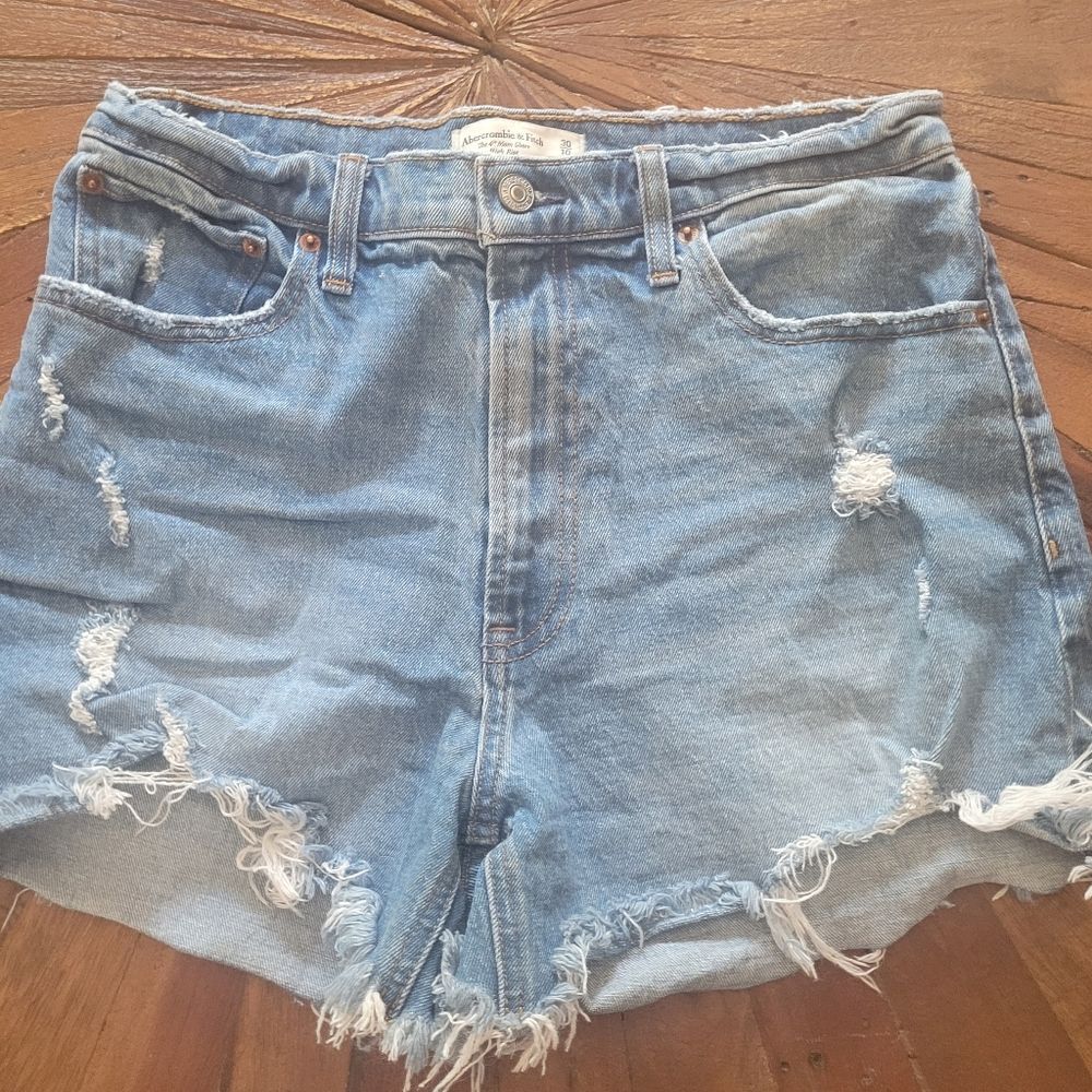 🍎 Abercrombie & Fitch Light Blue Distressed Denim Jean Shorts